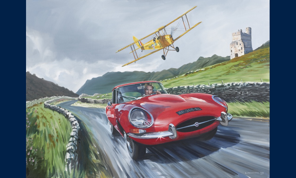 Jaguar type E et Tiger Moth